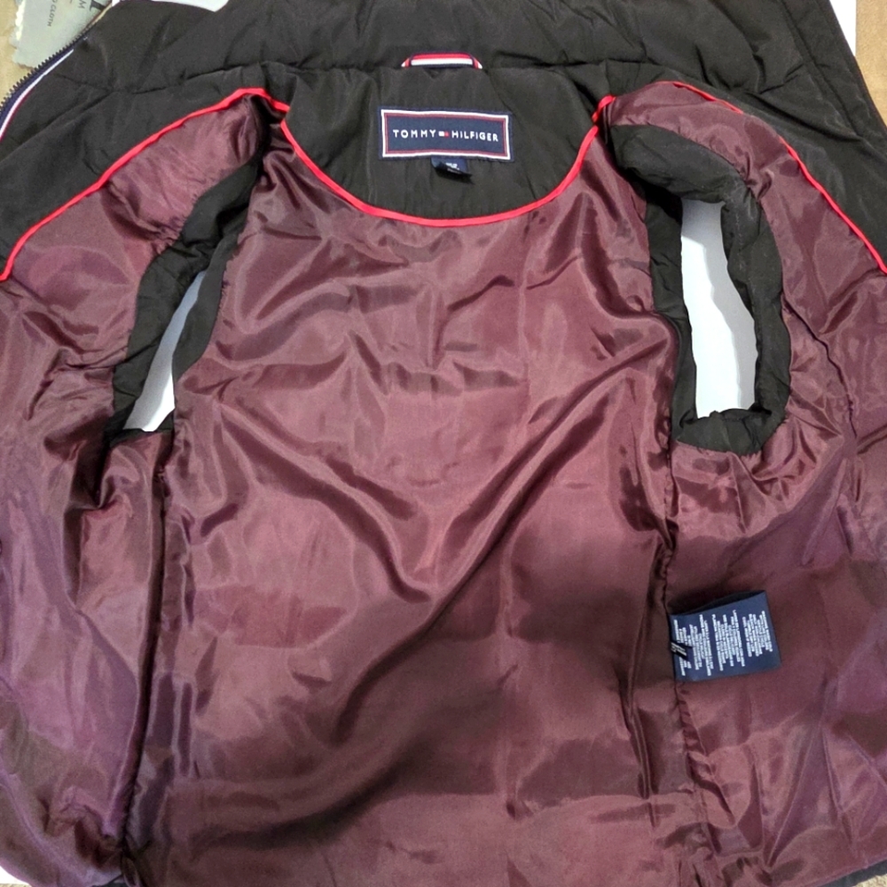 EUC Tommy Hilfiger Black Puffer Vest - Picture 5 of 9